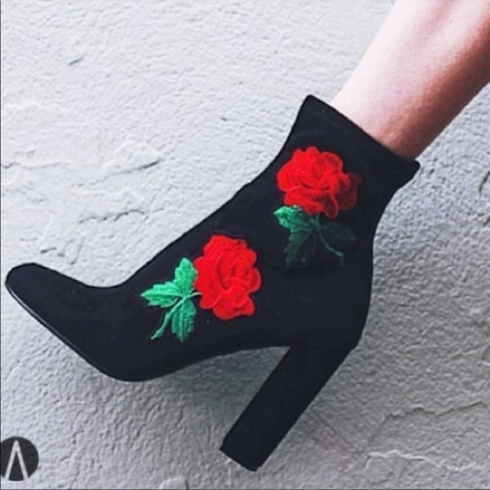 STEVE MADDEN EDITION BLACK SUEDE RED ROSE ANKLE HEEL BOOTIES - Picture 11 of 11